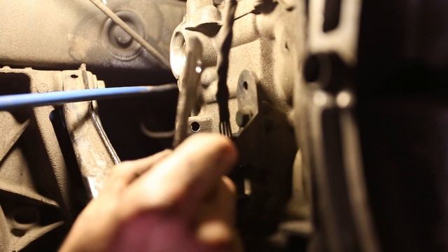 Porsche IMS Fix 6: How to lock the engine and cams at TDC смотреть онлайн
