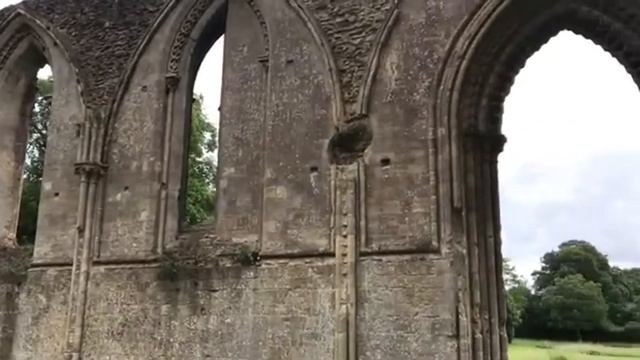 Glastonbury/Гластонбери/рок фестиваль 2020/потусторонний мир/где купить магические кристалы/Tor