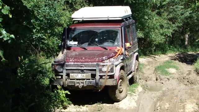 Mercedes G 400 offroad смотреть онлайн