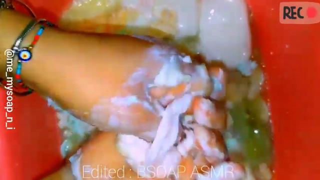 Soaked soap playing mushy soap : asmr video no talk 🍉🍉🍉 смотреть онлайн