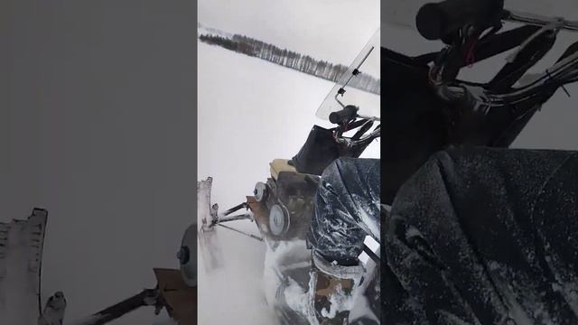 На самодельном снегоходе!!!
