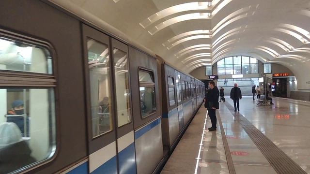 Метросостав 81-740/81-741 "Русич" маршрут №85 смотреть онлайн