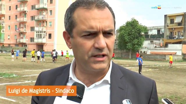 Barra, un'area abbandonata diventa campo da rugby per i ragazzi смотреть онлайн