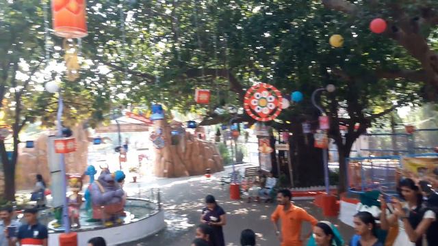 Essal world in dans смотреть онлайн