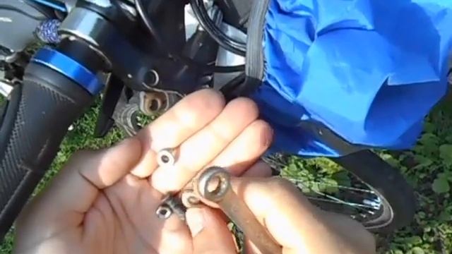 устранил люфт тормозных ручек велосипеда