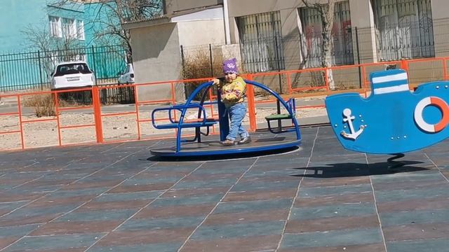 Афина королева площадки /Athena Queen of the Playground смотреть онлайн