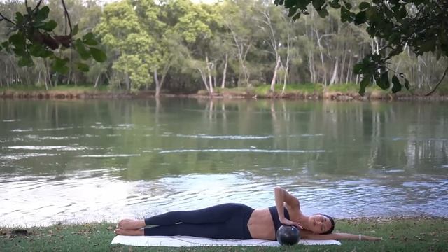 20 MIN PILATES CORE WORKOUT || Pilates Abs With Mini Ball (Intermediate)