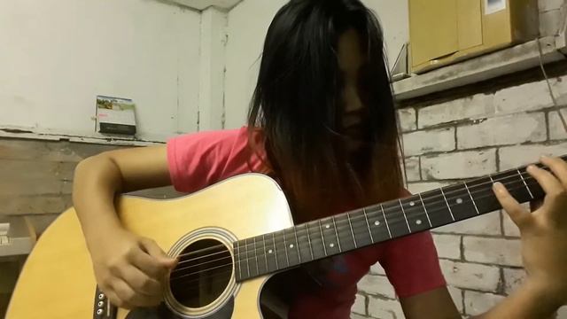 Close your eyes and listen 😌🎧 (One chord shape..Two beautiful chords) смотреть онлайн