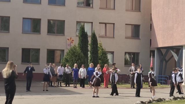 Последний звонок. "Школьный вальс" СШ №207 смотреть онлайн