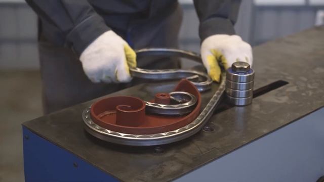 Демонстрация на станке ПРОФИ-5 новых лекал БЛ-4, ДЛ-3 и ДЛ-8 для элементов холодной ковки. смотреть онлайн