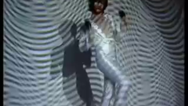 Кенни Эверетт. Пародия на Мика Джагера смотреть онлайн