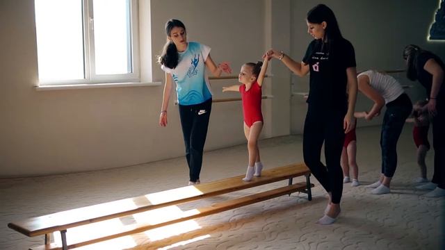 19 лет растим из малышек мастеров спорта | Гимнастический клуб «Небеса» смотреть онлайн