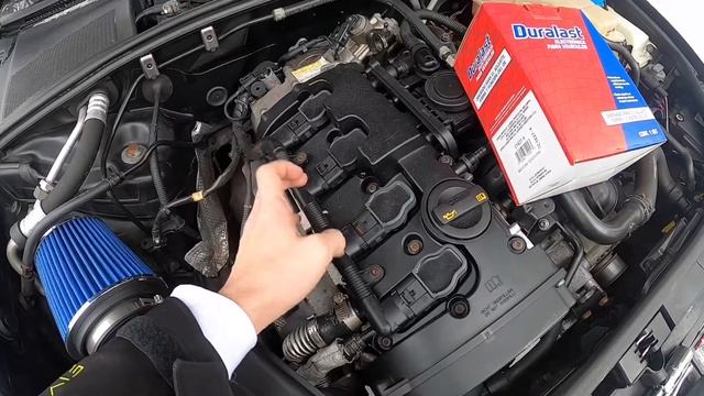 B7 A4 (2004-2007)HOW TO CHANGE SPARK PLUGS AND COIL PACKS смотреть онлайн