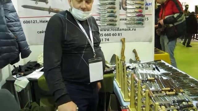 Ножи из стали 9ХС, S390 и алмазная сталь ХВ5! На стенде компании Русский Дамаск у мастера Шишулина! смотреть онлайн