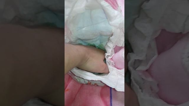 Подгузники Huggies Ultra Comfort для девочек-4 (реальный тест) смотреть онлайн