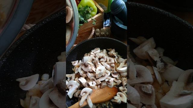 Индейка в перечно сливочном соусе с шампиньонами. Рецепт в комментариях 👇👇