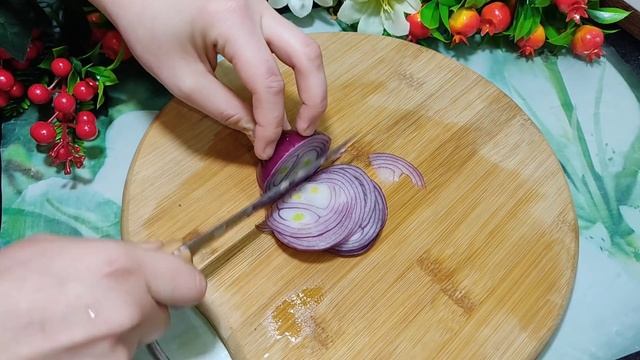 САЛАТ ИЗ СОЛЁНЫХ ОГУРЦОВ ‼️Это Что То НОВЕНЬКОЕ‼️ СКОРЕЕ СОХРАНЯЙТЕ РЕЦЕПТ ‼️ смотреть онлайн