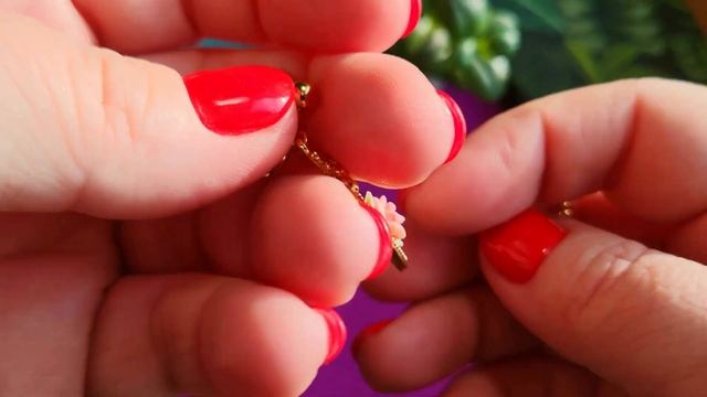 КЛИПСЫ VICTORIA ROSE DROP ОТ AVON, ВИНТАЖ смотреть онлайн