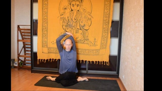 Гомукхасана. Поза коровьей головы. смотреть онлайн