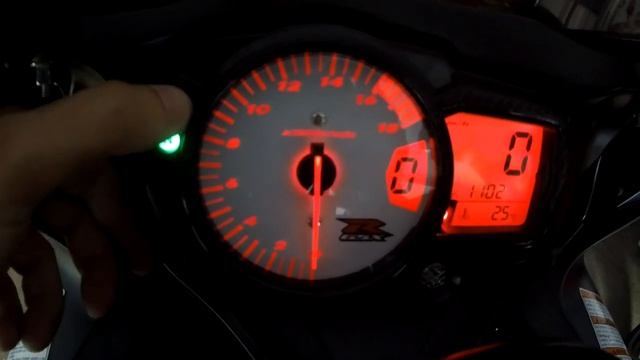 cambiar hora suzuki gsxr 600 k7 k8 смотреть онлайн