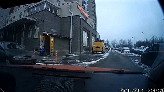 Как не надо ставить машину на стоянку