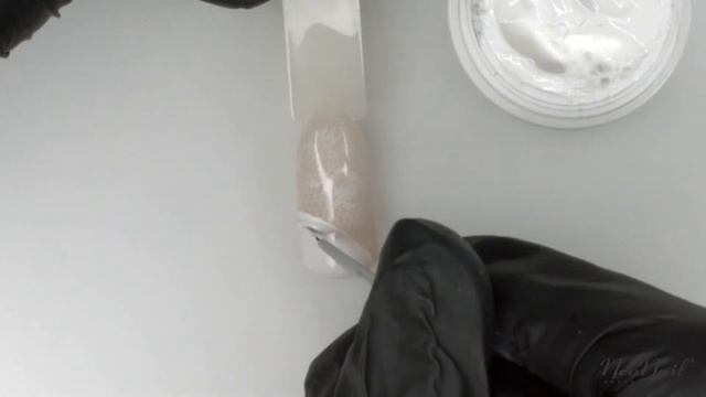 Мастер-класс "Свадебные кружева": дизайн барельефной краской и слайдерами на гель-лаке от NeoNail смотреть онлайн