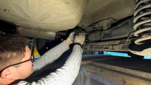 замена регулятора тормозных усилий (колдун) на рено логан, сандеро, ларгус смотреть онлайн