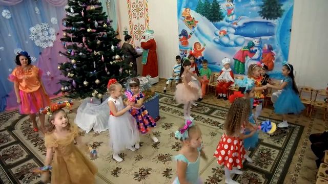 Новый год. Танец конфеток. подготовительная группа смотреть онлайн