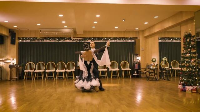 Matthew & Maya Day - Waltz смотреть онлайн