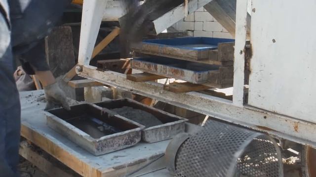 Изготовление плитки в деревянных формах на вибростоле смотреть онлайн