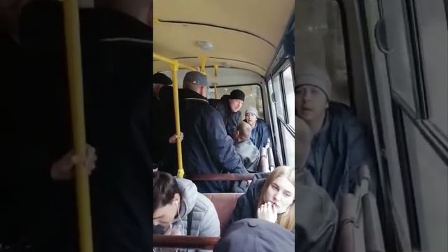 В Томске наркоман с другом попытались оказать сопротивление полиции смотреть онлайн