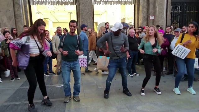 Me retan a BAILAR BACHATA DOMINICANA y luego bailamos Timba miren qué sucede смотреть онлайн