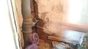 как разрезать пластиковый канализационный стояк без инструмента.