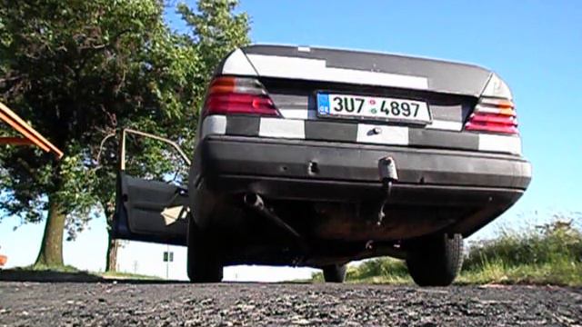 Chvaty Mercedes W124 250d - Exhaust Straight Pipe Sound