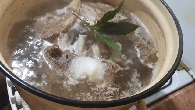 ХОЛОДЕЦ ИЗ ЛОСЯ ВАРЕНОЕ МЯСО ДИЧИ ОХОТА В РОССИИ РЕЦЕПТЫ СЮФ смотреть онлайн