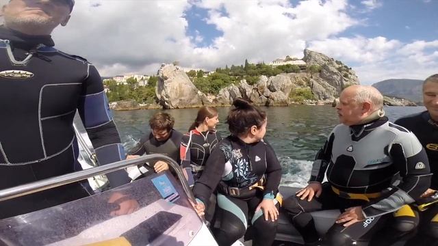 Дайвинг в Крыму. Погружение в Гурзуфе. Подводный мир. Медведь гора Аю-Даг и скалы Адалары. смотреть онлайн