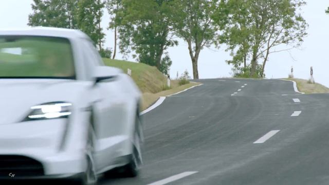 2020 Porsche Taycan Turbo S | Sound