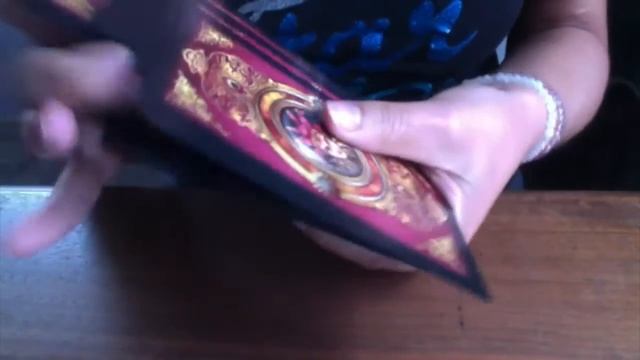 TUTO DEBUTANT : Comment mélanger les cartes de tarot ou oracle ? смотреть онлайн
