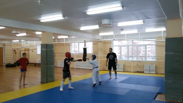 Нокдаун в Сейф-Комбате. Knockdown Fighter. MMA Kids. смотреть онлайн