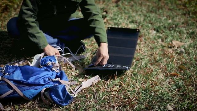 Best Portable Solar Charger Of 2022 | The 6 Best Solar Panel Review