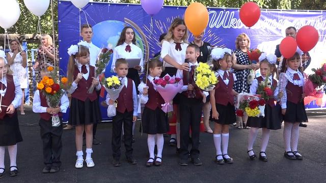 Гладиолусы в руках... 1 сентября в Сердобске смотреть онлайн