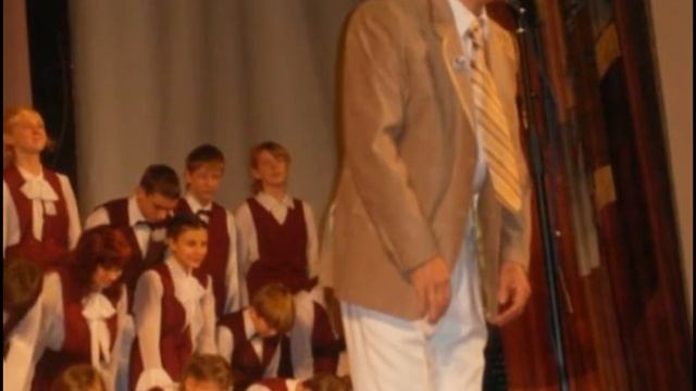 Хор 'Школьные годы' дирижер А.И. Дрейлинг. г. Комсомольск-на-Амуре. Фото-шоу смотреть онлайн