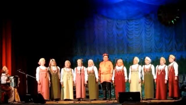 Гармонь поет, к себе зовет