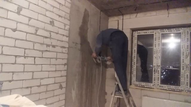 Выпиливание штробы в монолите смотреть онлайн
