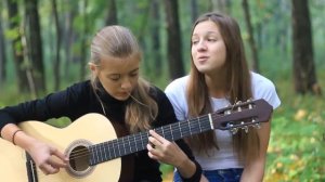 Девушки классно поют под гитару!
