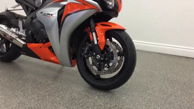 2010 Honda CBR 1000 RR Walk Around смотреть онлайн