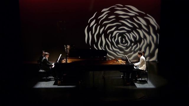 Piazzolla : Libertango (Xavier Aymonod & Alexis Lente, pianos) смотреть онлайн