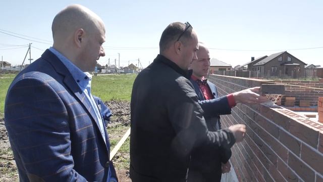 Рабочие моменты на стройке. Общение с заказчиком. Строительство домов в Краснодаре.