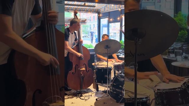 Chris Bittner Trio - Beatrice смотреть онлайн