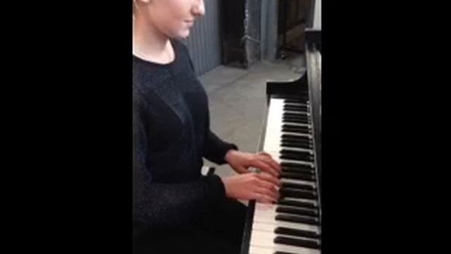 Erika PLAYING PIANO смотреть онлайн